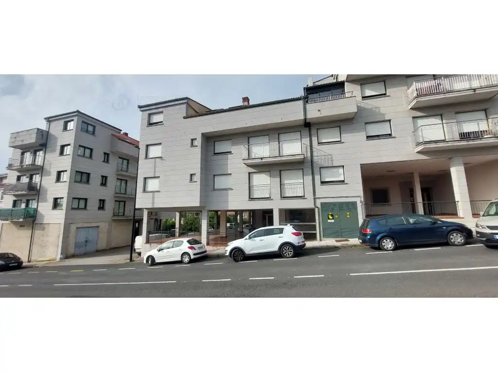 Vista exterior de Piso en venta en Lalín