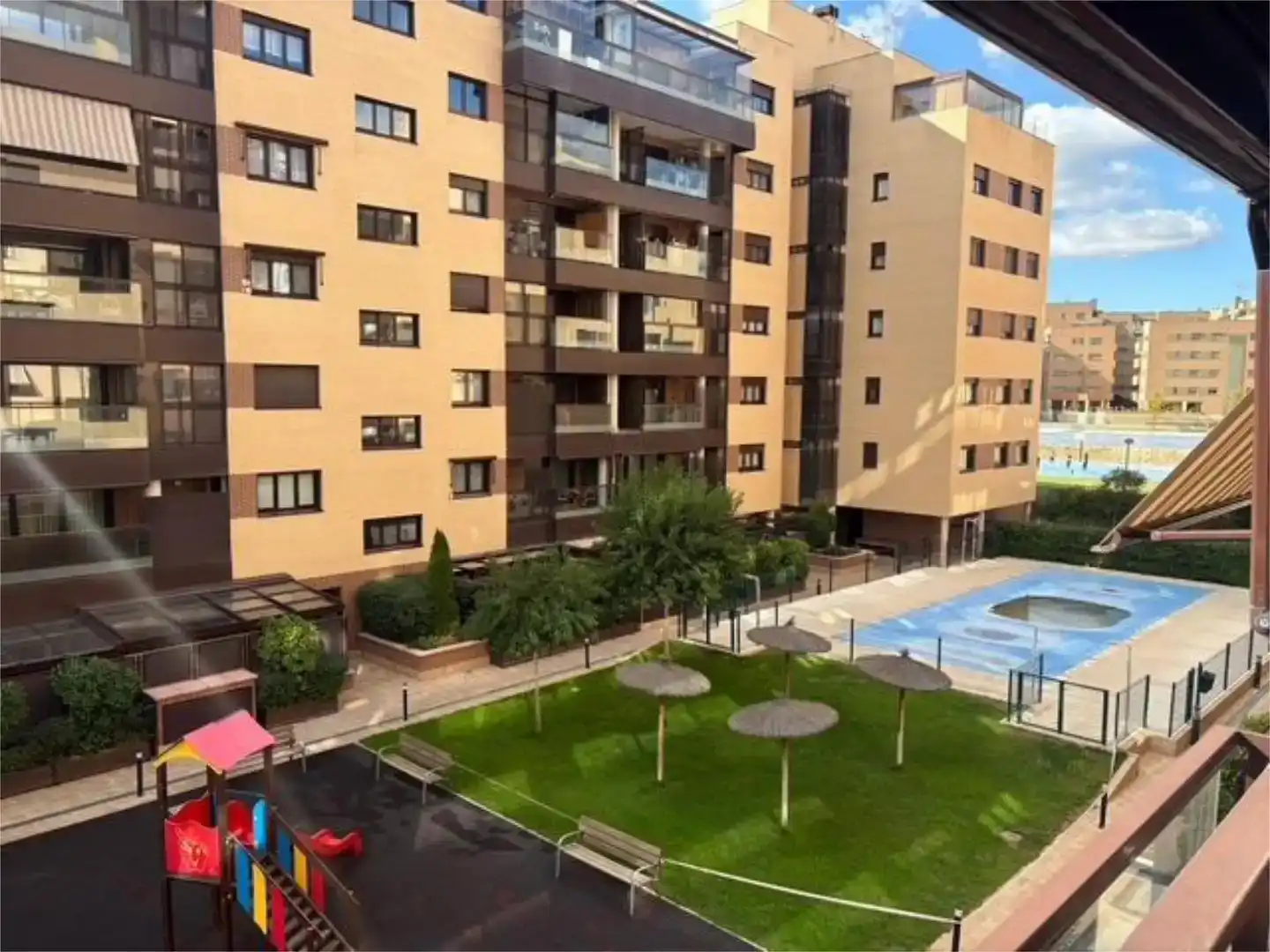 Vista exterior de Piso en venta en El Bercial