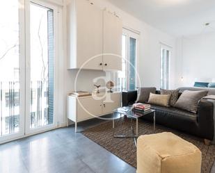 Living room of Flat to rent in  Madrid Capital  with Air Conditioner, Heating and Furnished