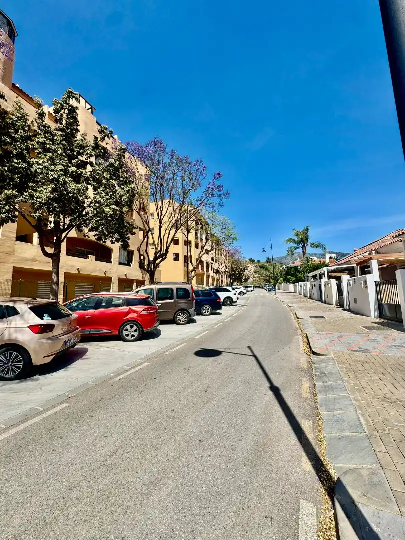 Vista exterior de Casa adosada en venda en Fuengirola amb Aire condicionat, Terrassa i Traster