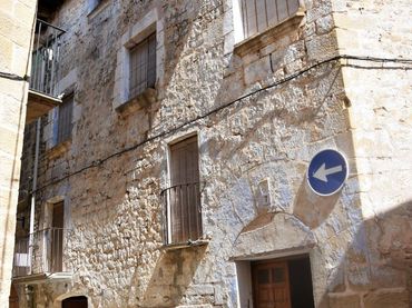 Casa rústica amb balcó en venda a Cretas