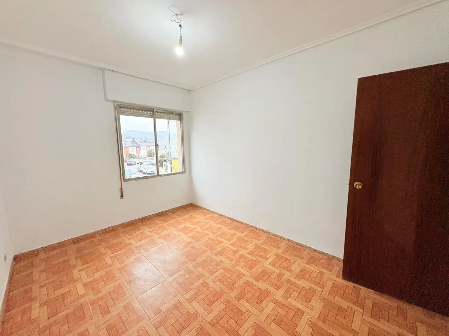 Dormitori de Casa o xalet en venda en Ponferrada amb Traster, Balcó i Alarma