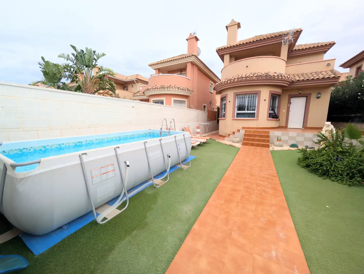 Chalet con jardín en venta en Calle Hortensia, imagen 3
