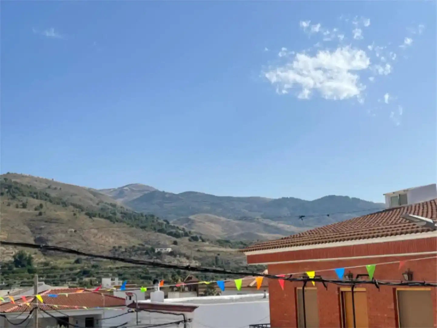 Vista exterior de Casa adosada en venda en Fondón amb Traster i Moblat