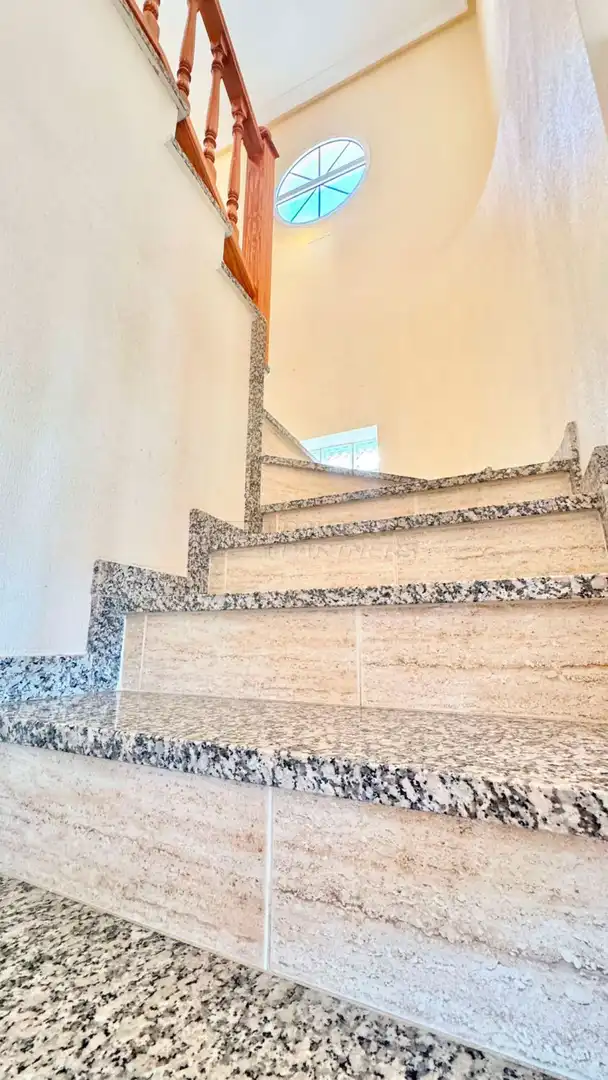 Casa adosada en venda en Orihuela amb Jardí privat, Terrassa i Piscina comunitària
