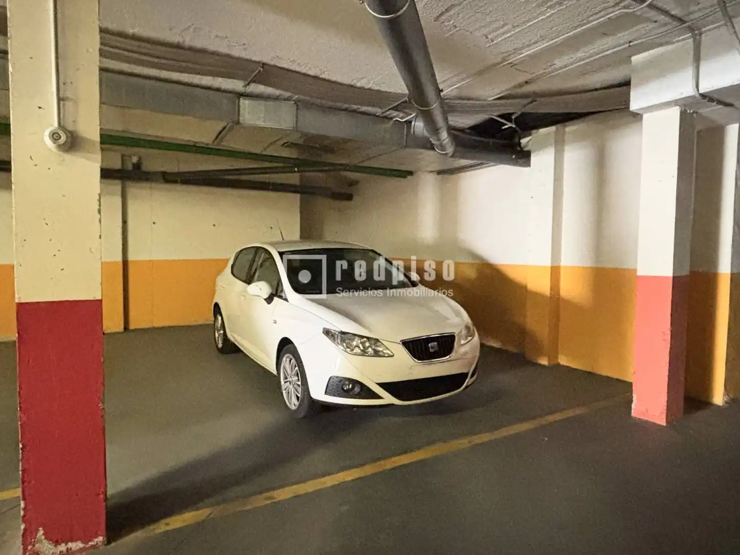 Aparcament de Pis en venda en Colmenar Viejo amb Calefacció, Jardí privat i Parquet