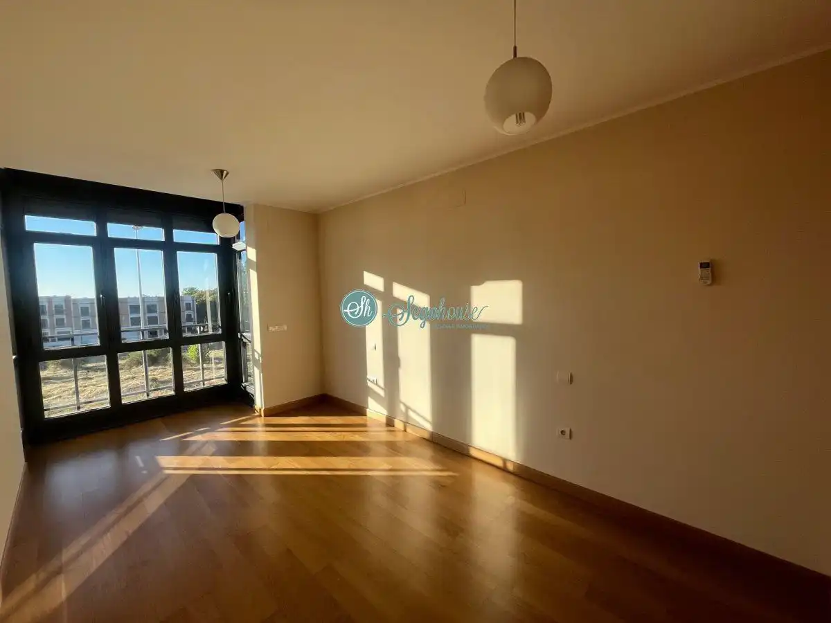 Living room of Flat for sale in Segovia  with Heating and Storage room