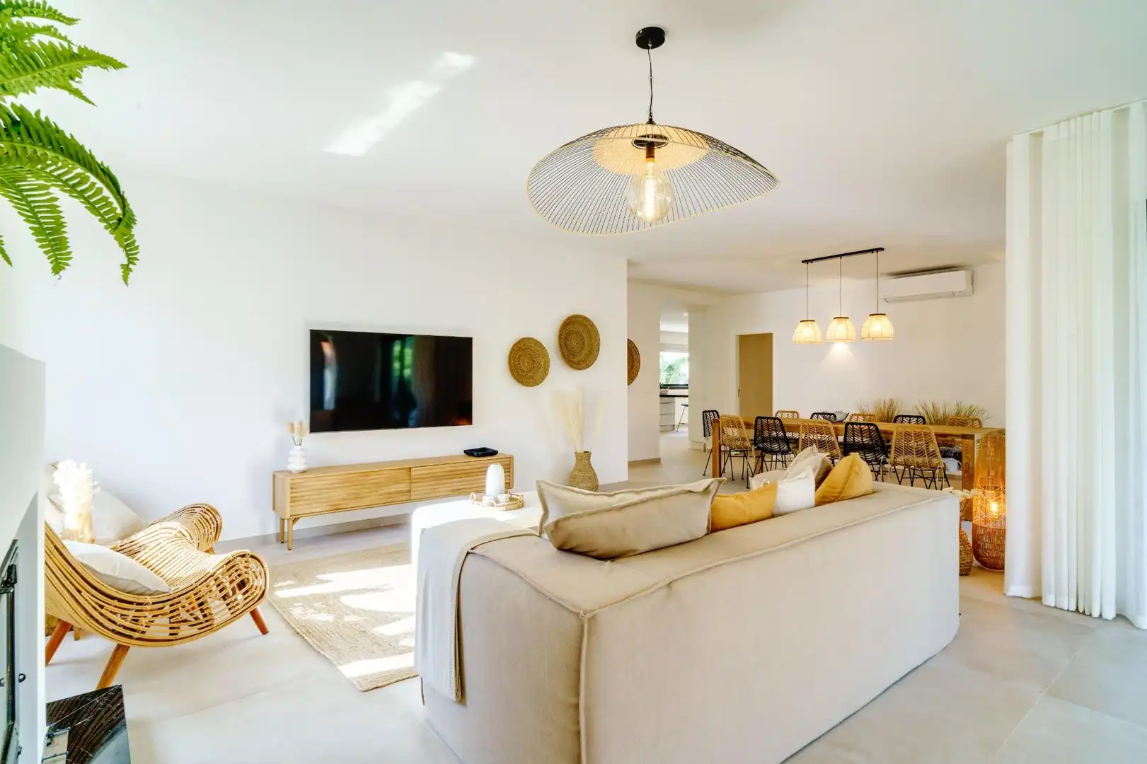 Sala de estar de Casa o chalet en venta en Marbella con Aire acondicionado, Jardín privado y Terraza