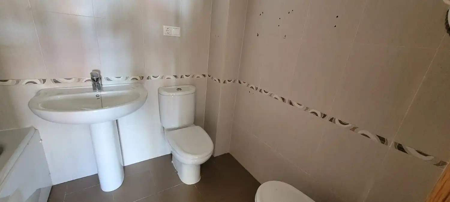 Baño de Piso en venta en Balazote con Calefacción, Parquet y Trastero