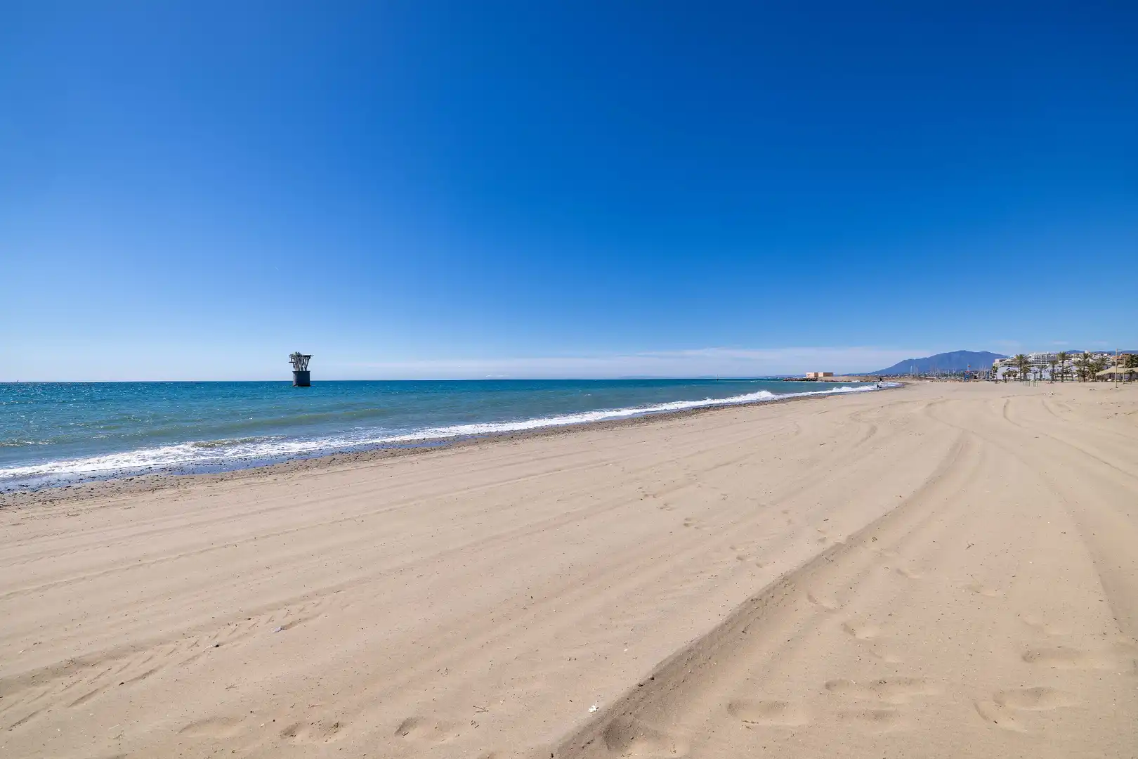 Außenansicht von Wohnung zum Verkauf in Marbella mit Klimaanlage, Heizung und Terrasse