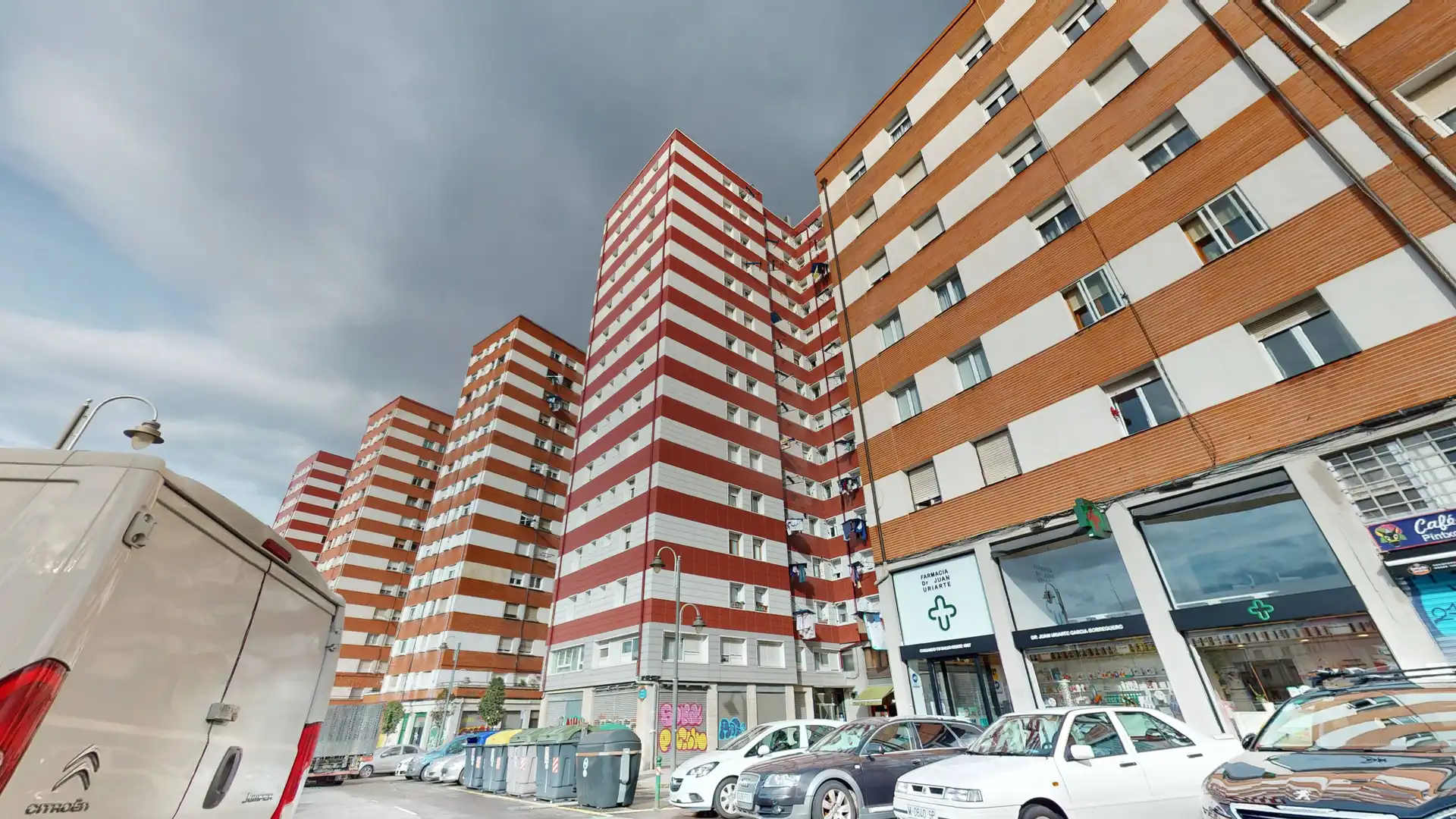 Vista exterior de Local en venta en Bilbao 