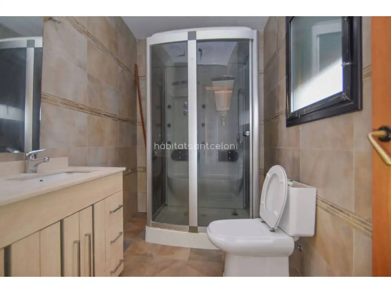 Casa con jardín en venta en Calle Baix Ebre 26, imagen 8