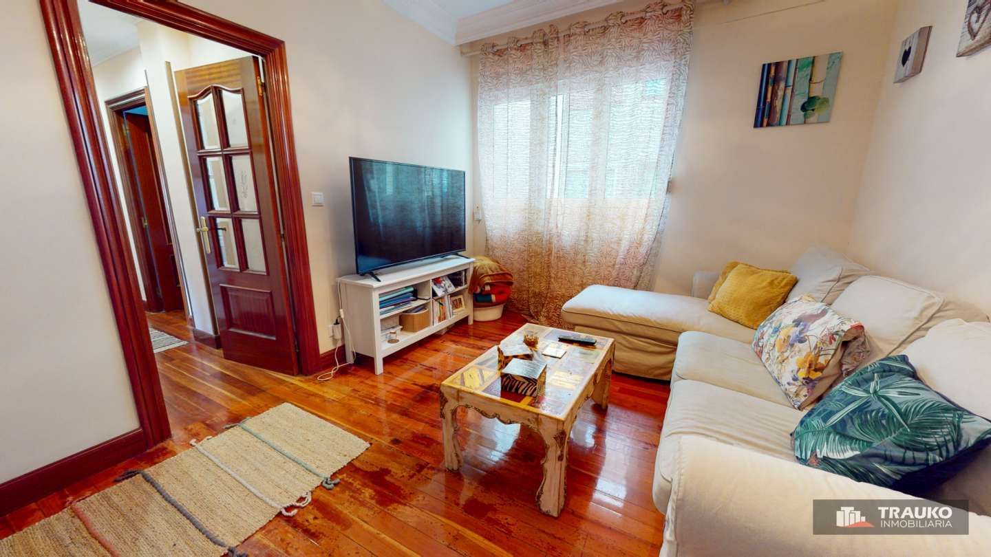 Living room of Flat for sale in Bilbao   with Heating and Storage room