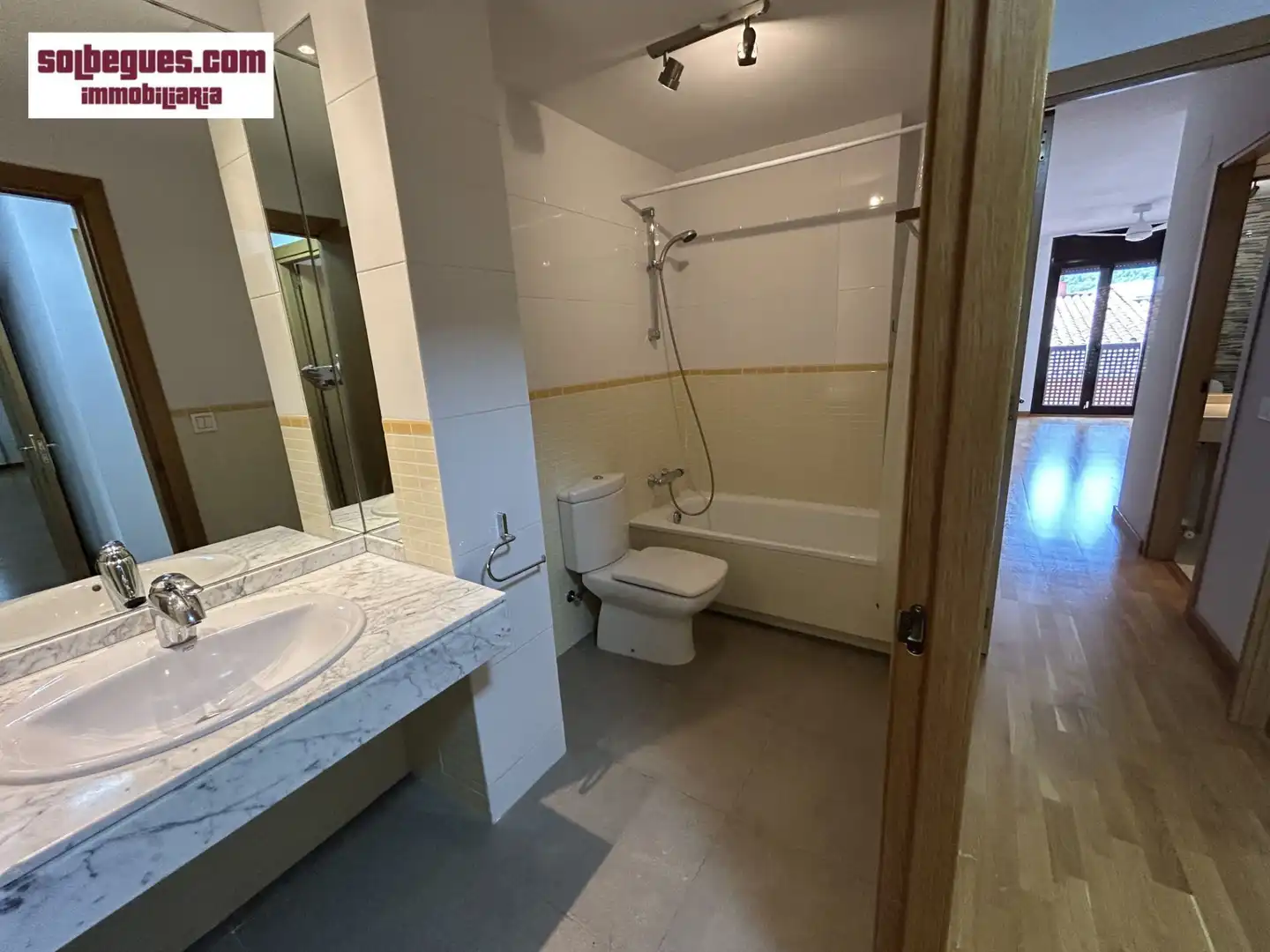 Baño de Dúplex en venta en Begues con Calefacción, Terraza y Trastero