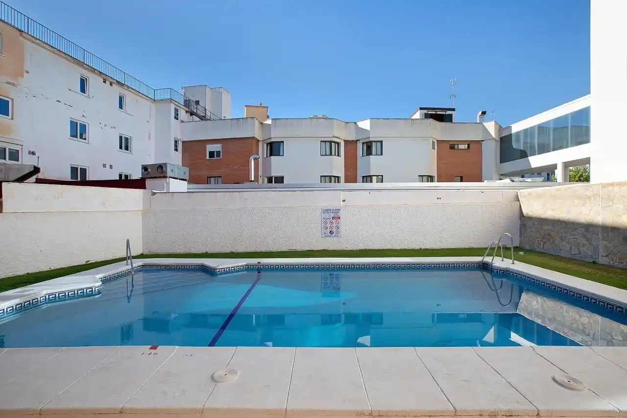 Piscina de Apartament de lloguer en Los Álamos