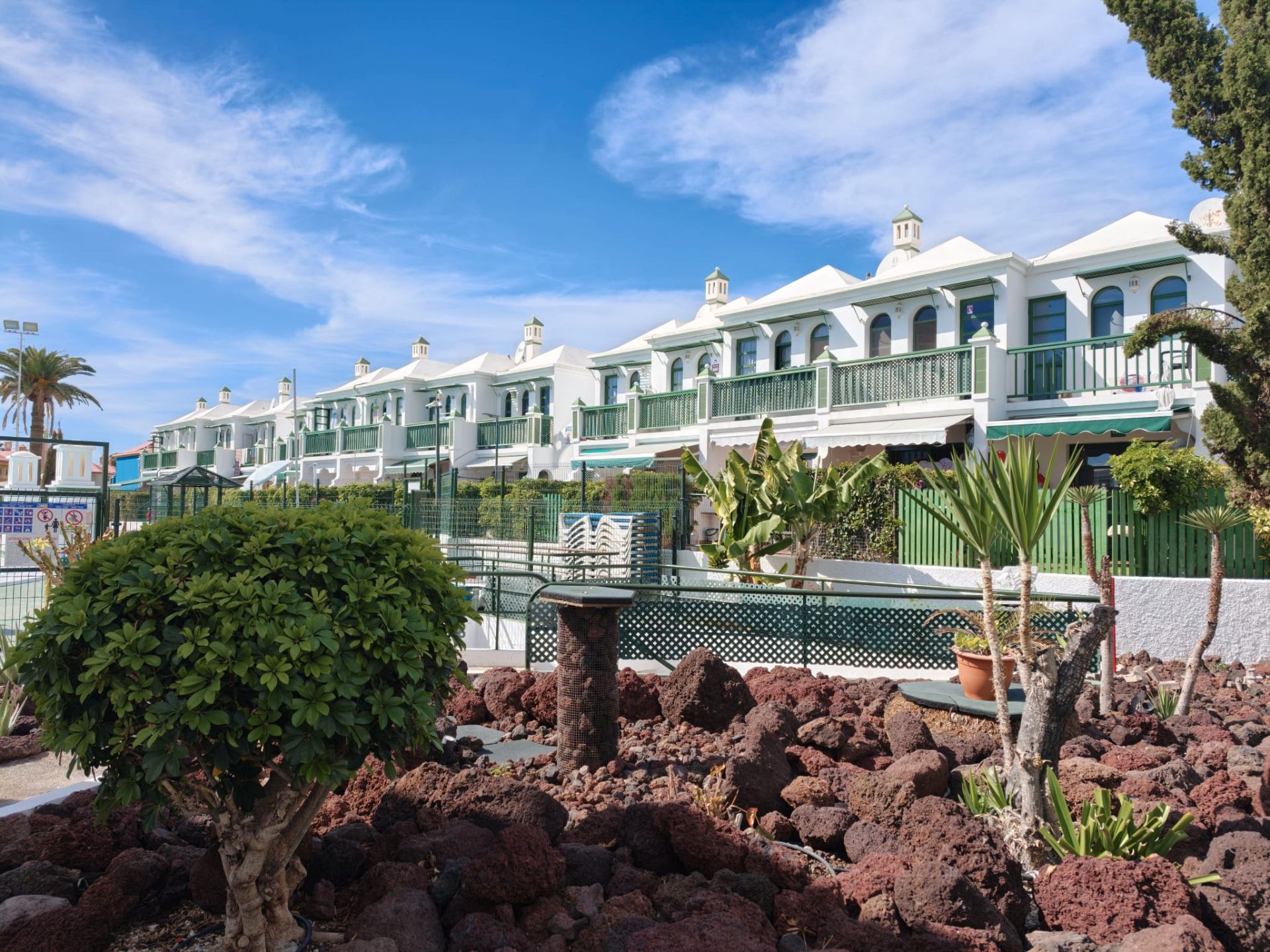 Vista exterior de Casa o chalet en venta en San Bartolomé de Tirajana con Terraza, Amueblado y Balcón
