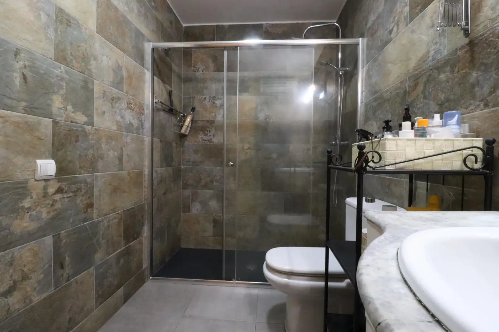 Baño de Piso en venta en Sabadell con Calefacción, Parquet y Terraza