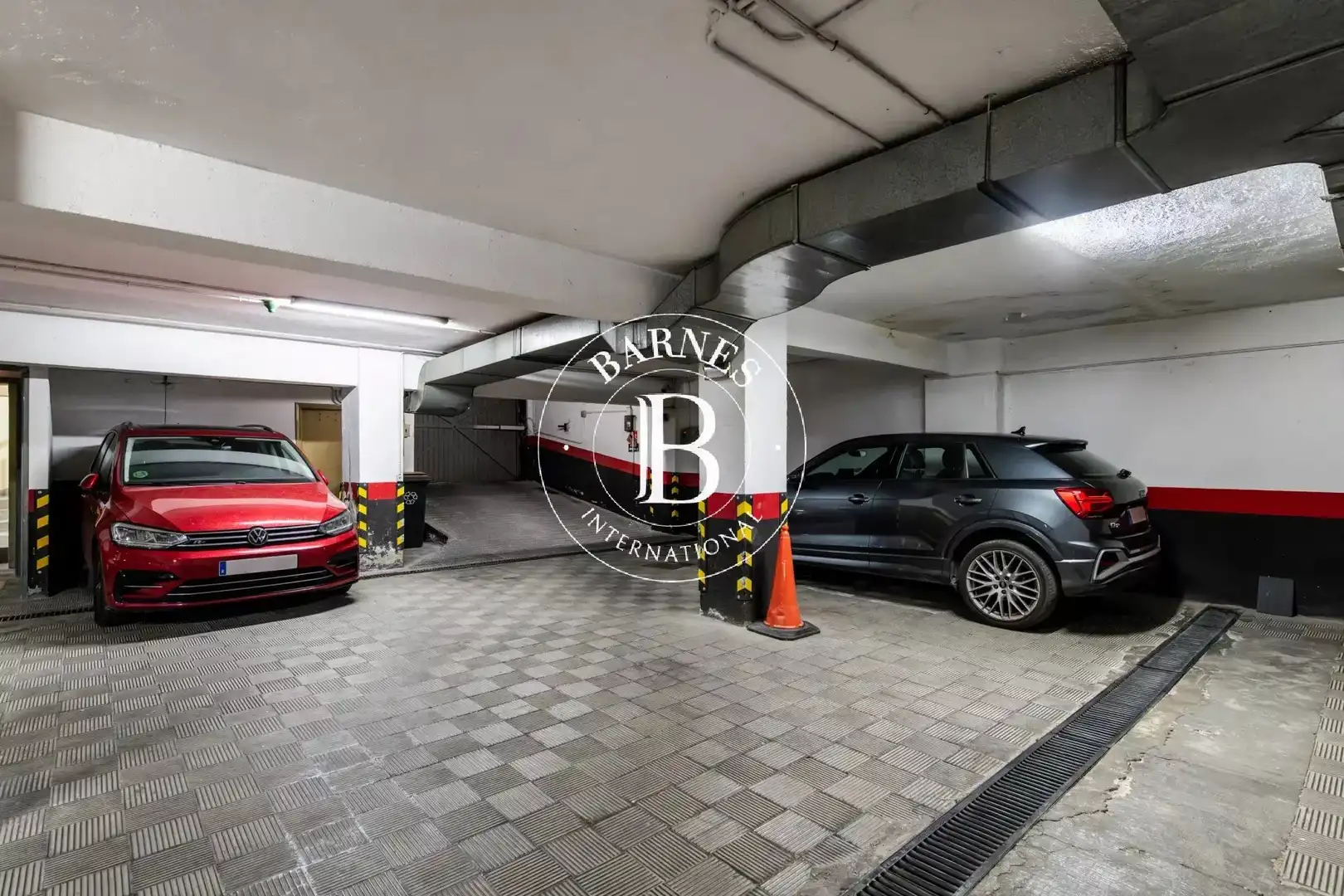 Parking of Flat for rent in Madrid  with Air Conditioner, Heating and Terrace