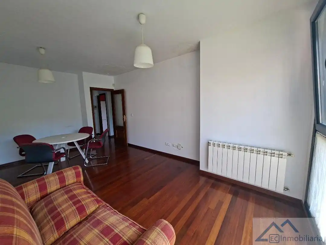Sala d'estar de Pis en venda en Ramales de la Victoria amb Calefacció, Parquet i Traster