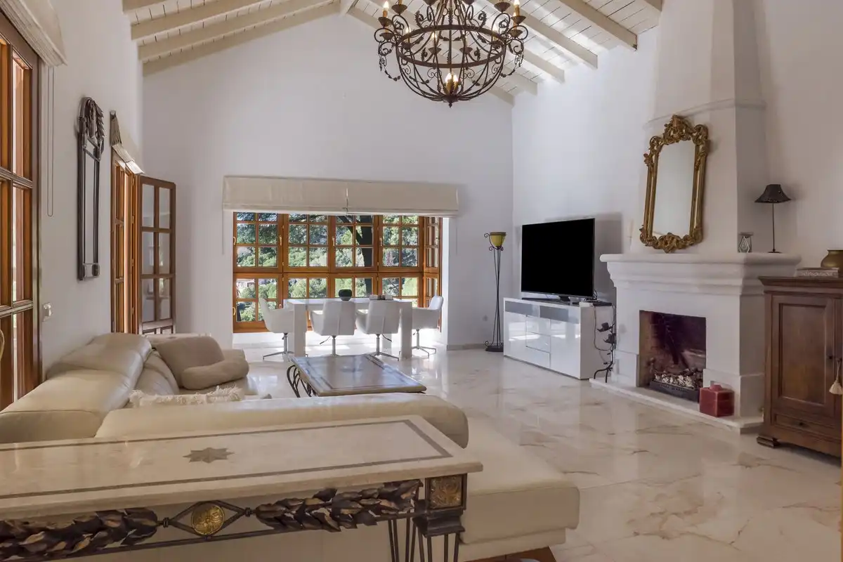 Sala de estar de Casa o chalet en venta en Marbella con Terraza y Piscina