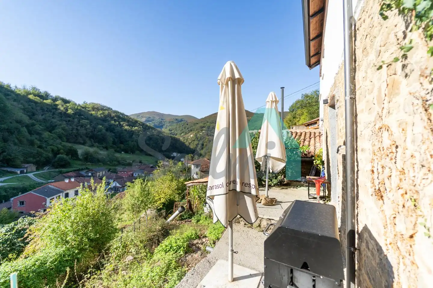 Vista exterior de Casa o chalet de alquiler en Mieres (Asturias) con Calefacción, Terraza y Amueblado
