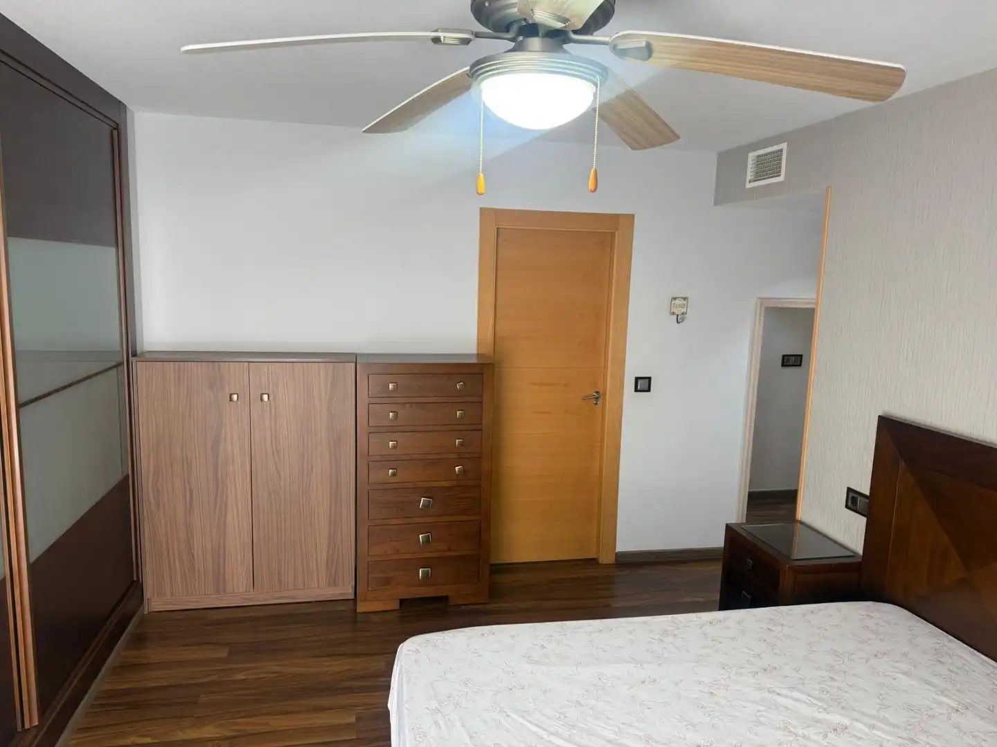 Schlafzimmer von Wohnung zur Miete in Águilas mit Klimaanlage, Parkett und Terrasse