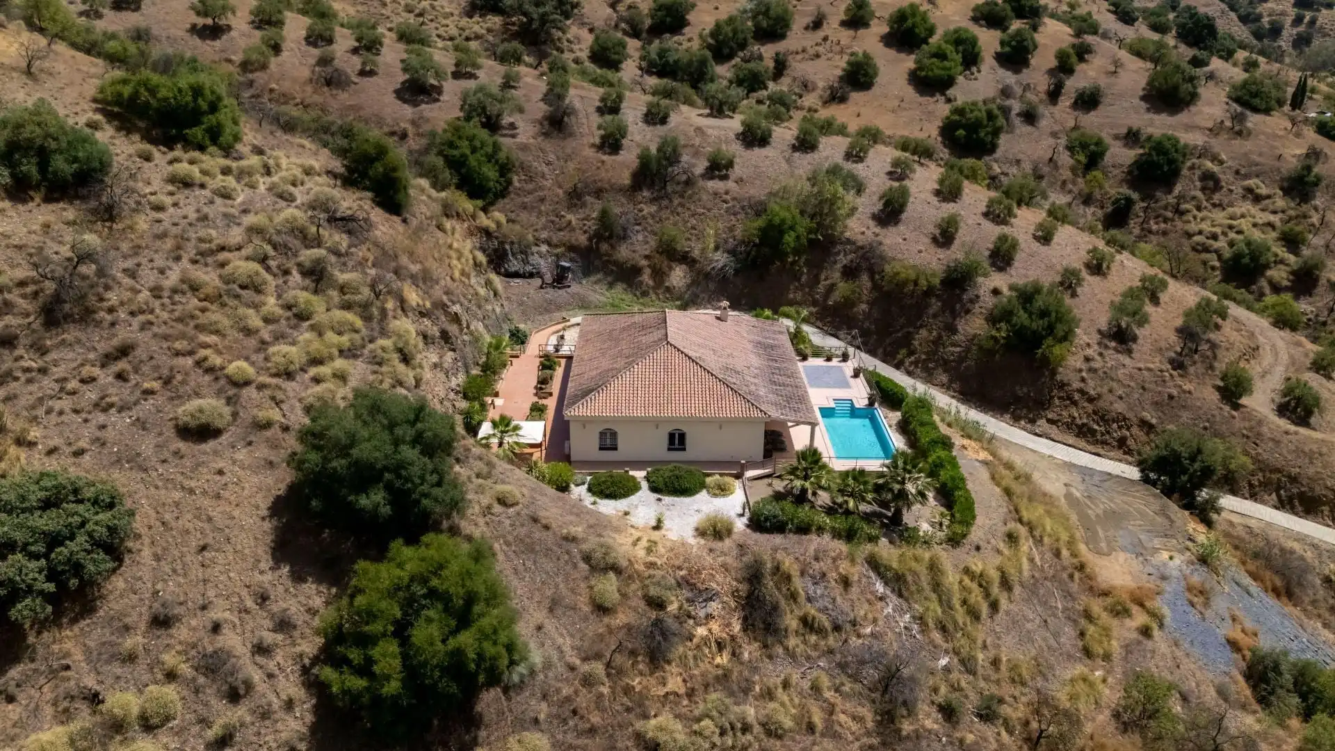 Vista exterior de Finca rústica en venda en Cártama amb Aire condicionat, Traster i Piscina