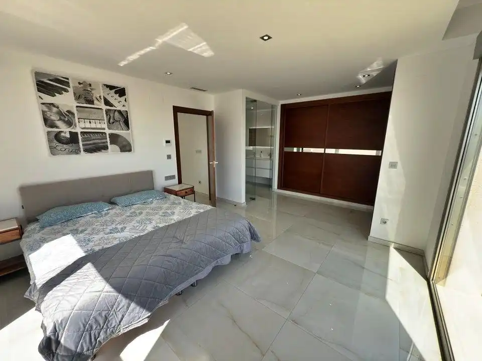 Dormitori de Casa o xalet en venda en Orihuela amb Aire condicionat, Calefacció i Jardí privat