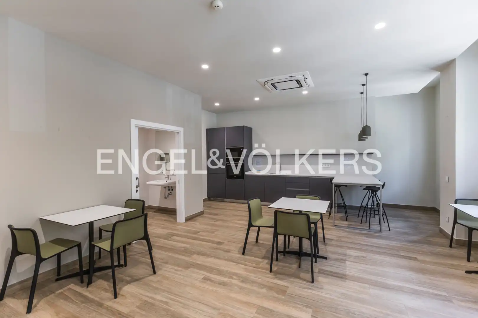 Dúplex en venta en Madrid con Calefacción, Jardín privado y Terraza