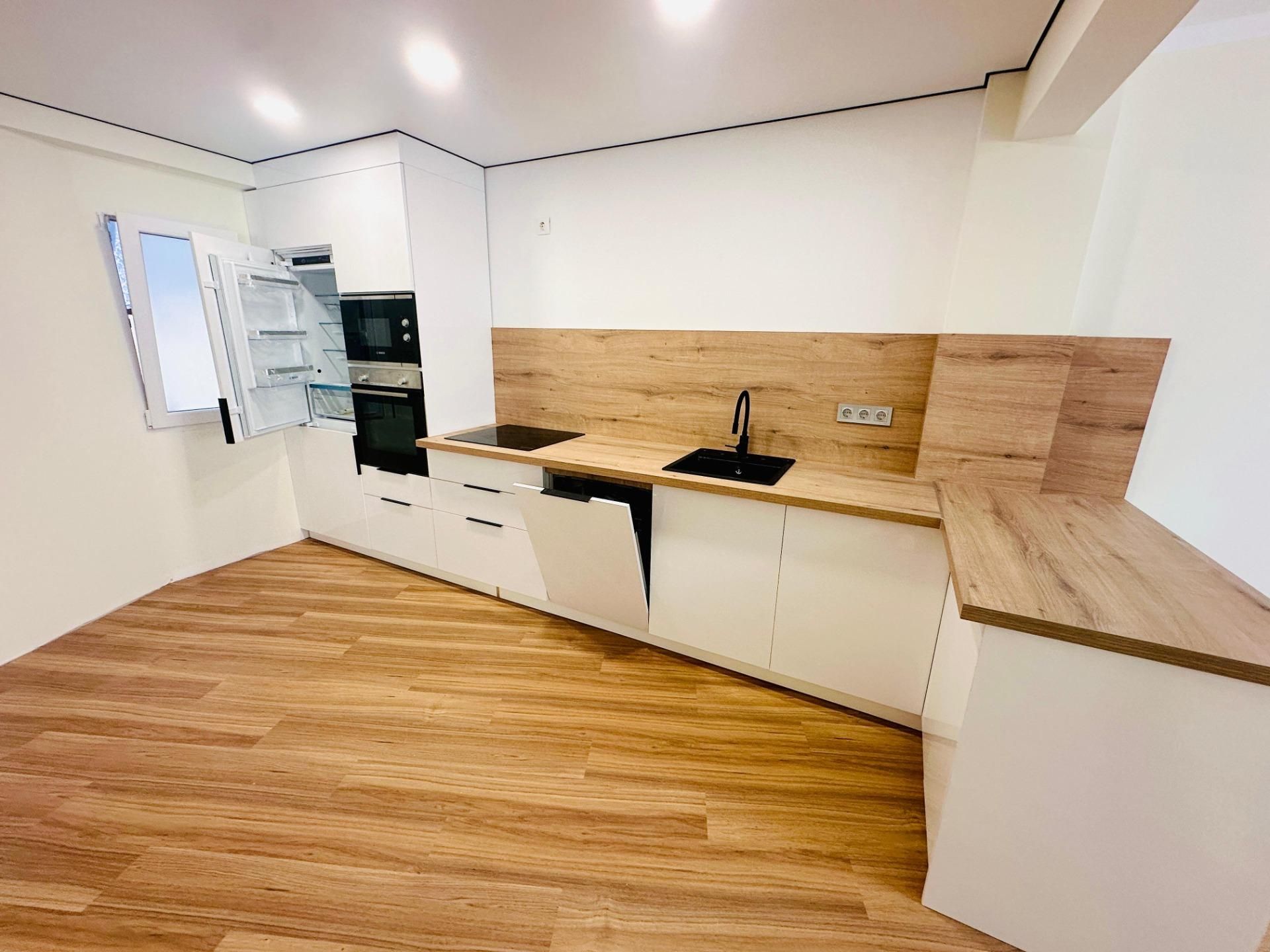 Kitchen of Apartment for sale in Alicante / Alacant  with Air Conditioner, Heating and Balcony