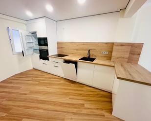 Kitchen of Apartment for sale in Alicante / Alacant  with Air Conditioner, Heating and Balcony