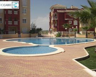 Piscina de Apartament en venda en Los Alcázares amb Aire condicionat, Calefacció i Jardí privat