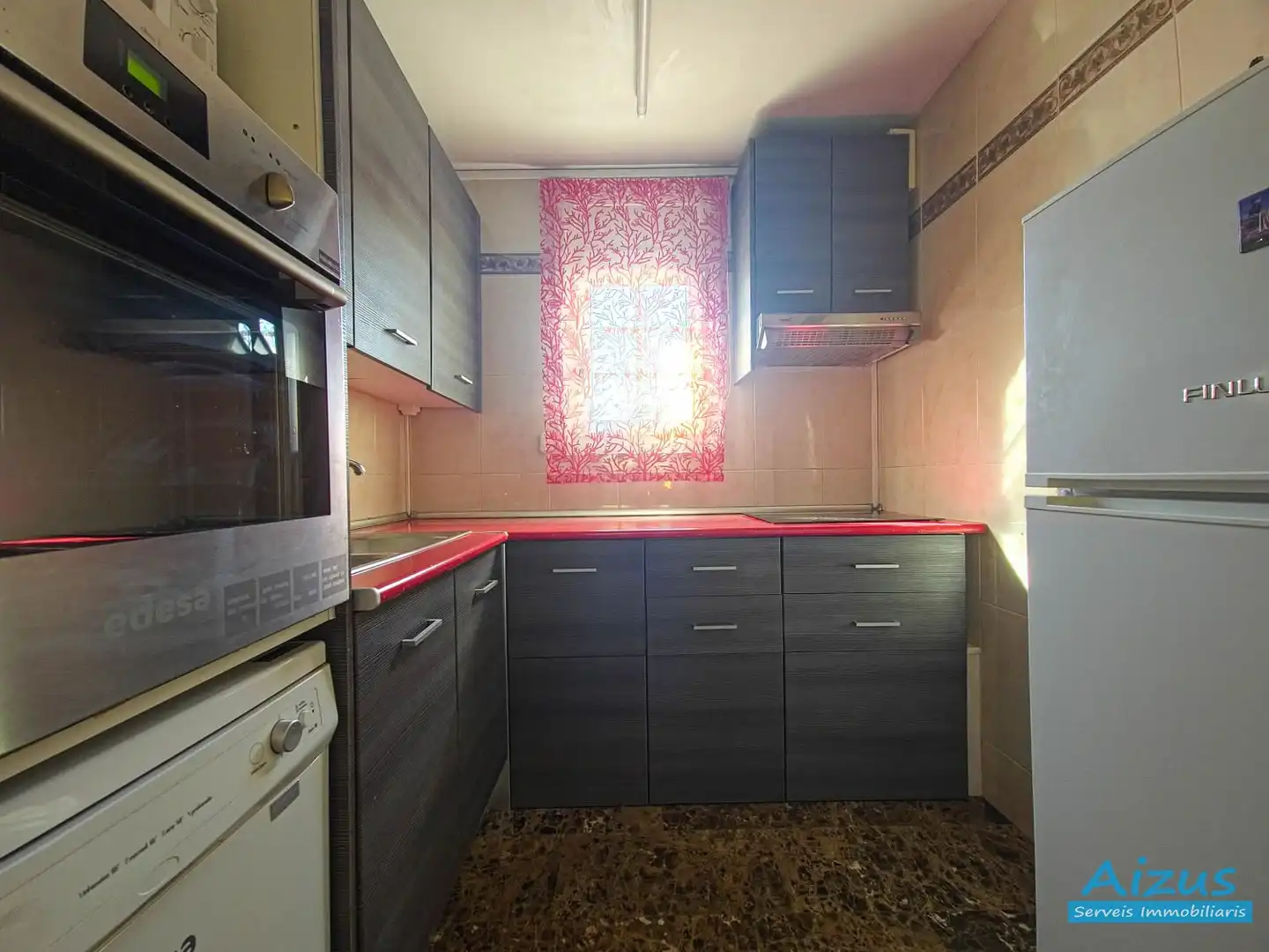 Cuina de Casa o xalet en venda en Cerdanyola del Vallès amb Aire condicionat, Calefacció i Jardí privat