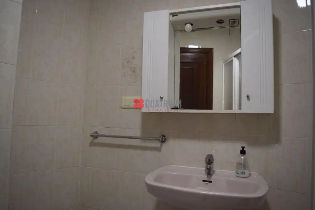 Baño de Piso en venta en Oroso con Calefacción y Trastero