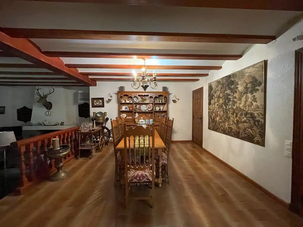 Menjador de Casa o xalet en venda en Castañares de Rioja amb Calefacció, Jardí privat i Parquet