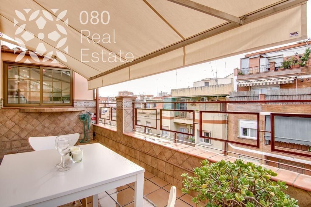 Vista exterior de Pis en venda en  Barcelona Capital amb Terrassa i Moblat