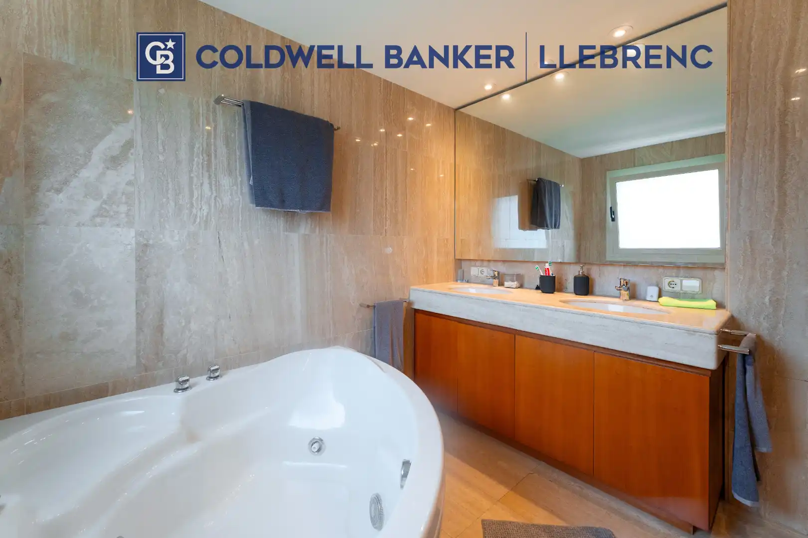 Baño de Casa o chalet de alquiler en Barcelona con Aire acondicionado, Calefacción y Jardín privado