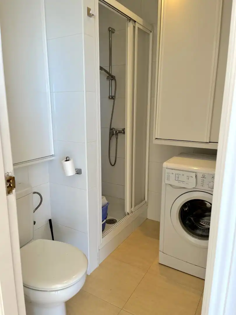 Baño de Piso en venta en Salobreña con Terraza, Piscina y Piscina comunitaria