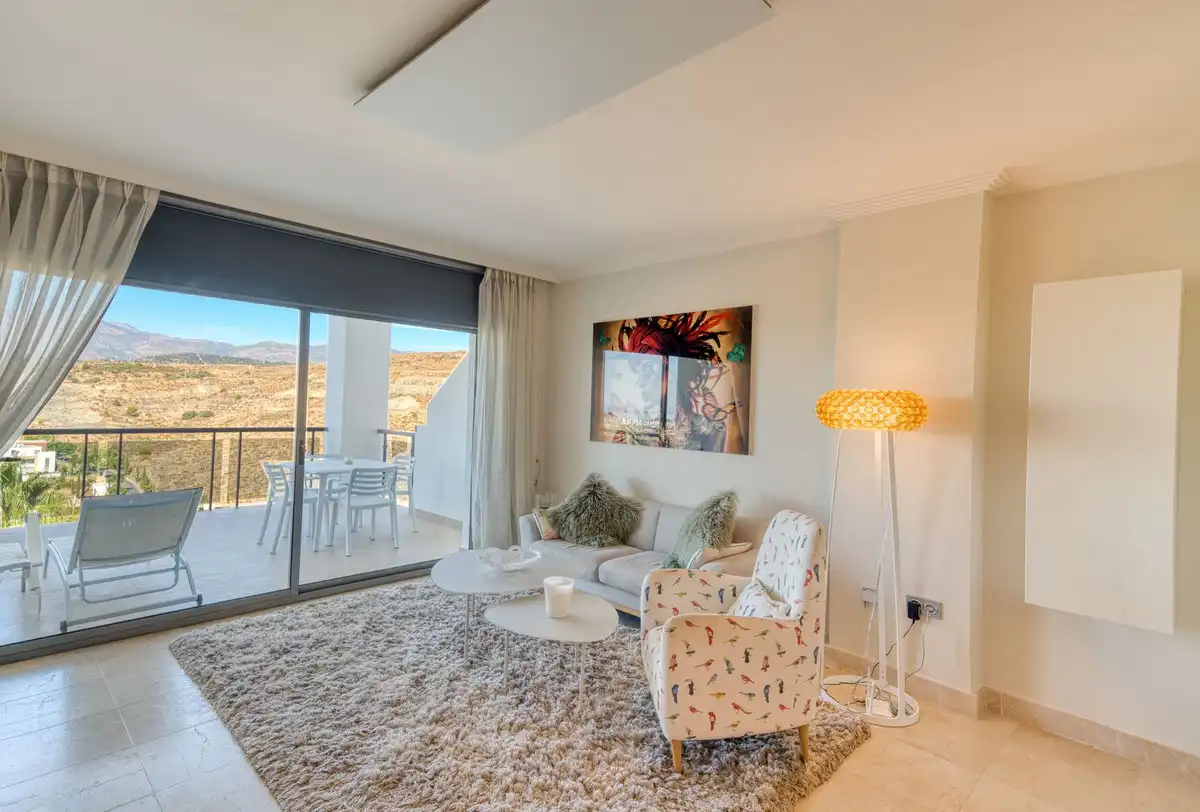 Living room of Apartments for sale in Benahavís  with Air Conditioner, Terrace and Storage room