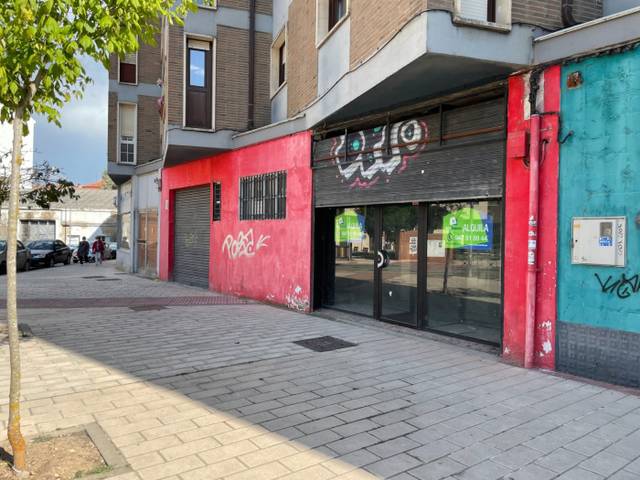 Local comercial en Alquiler en Plaza de Toros - Las Tenerías