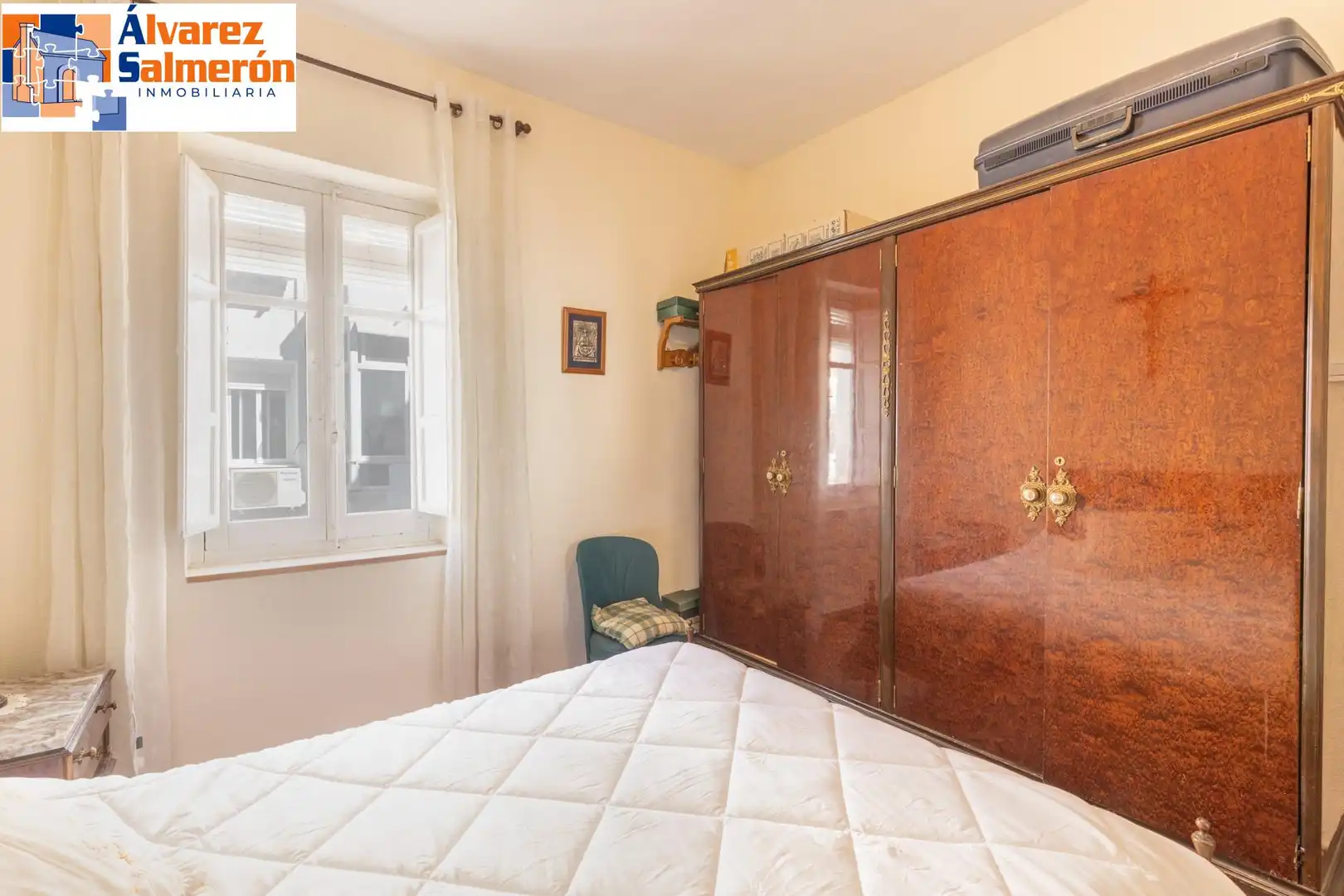 Schlafzimmer von Wohnung zum Verkauf in Granada mit Klimaanlage und Heizung