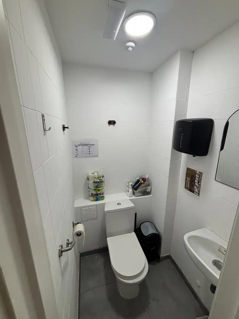 Baño de Local en traspaso en Murcia con Aire acondicionado