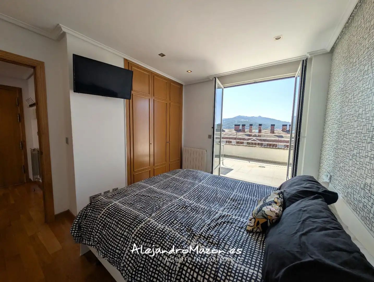 Habitación de Ático en venta en Castro-Urdiales con Calefacción, Parquet y Terraza