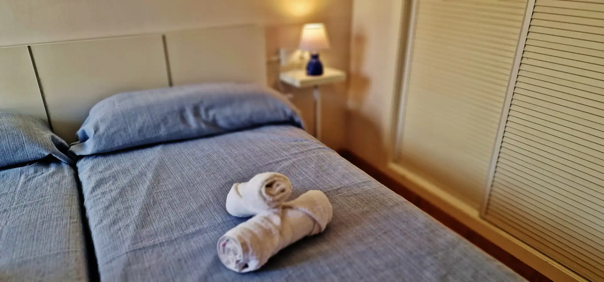 Schlafzimmer von Wohnungen zur Miete in Vélez de Benaudalla mit Klimaanlage, Heizung und Terrasse