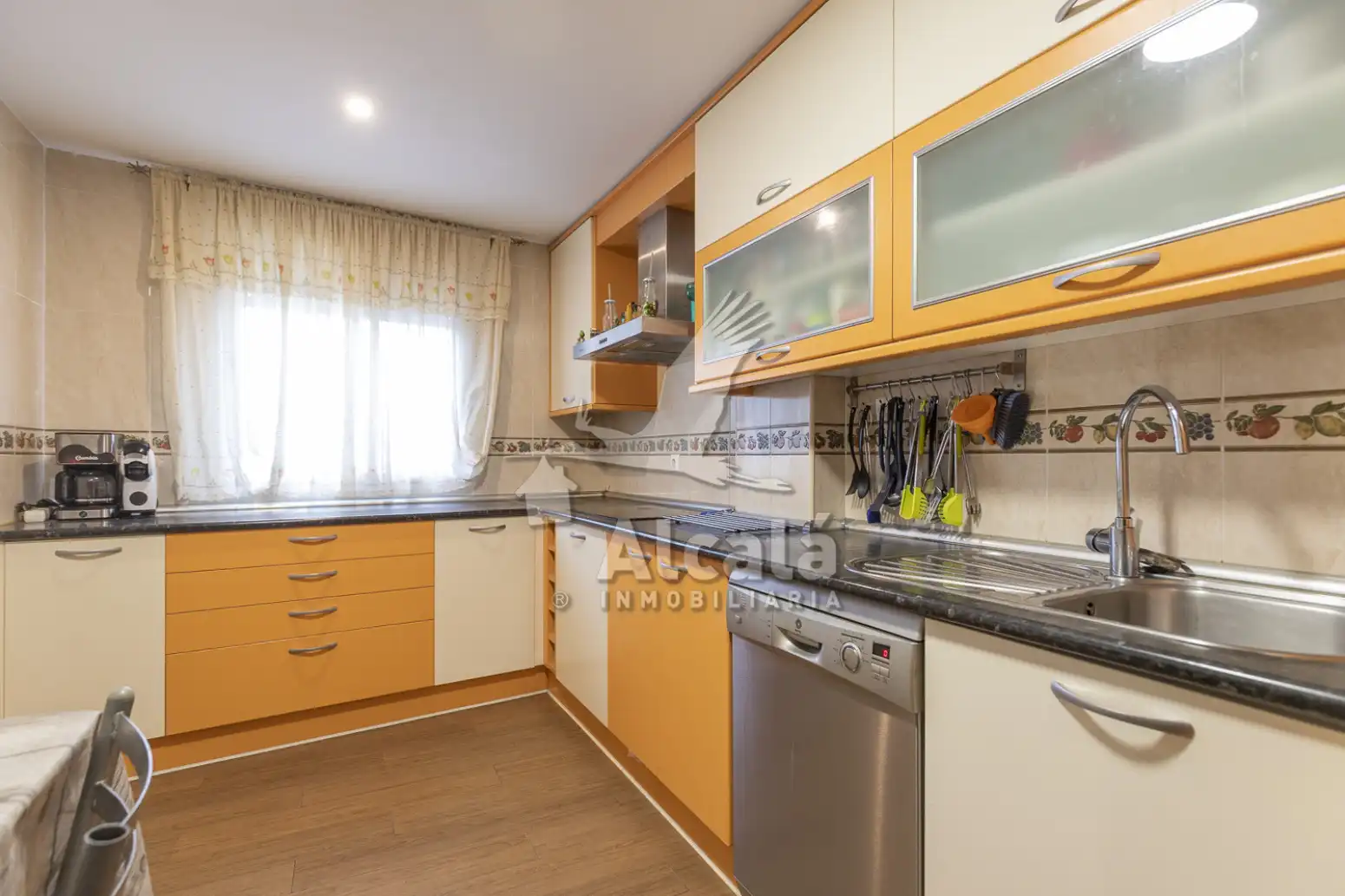 Cocina de Casa adosada en venta en Valdeavero con Aire acondicionado, Calefacción y Jardín privado