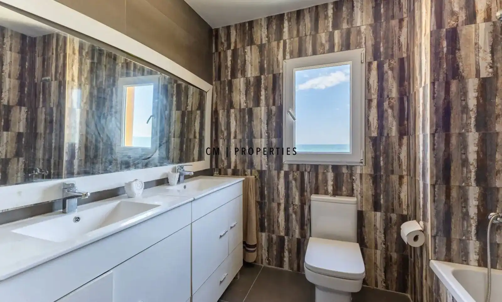 Baño de Piso en venta en Sueca con Calefacción, Terraza y Trastero