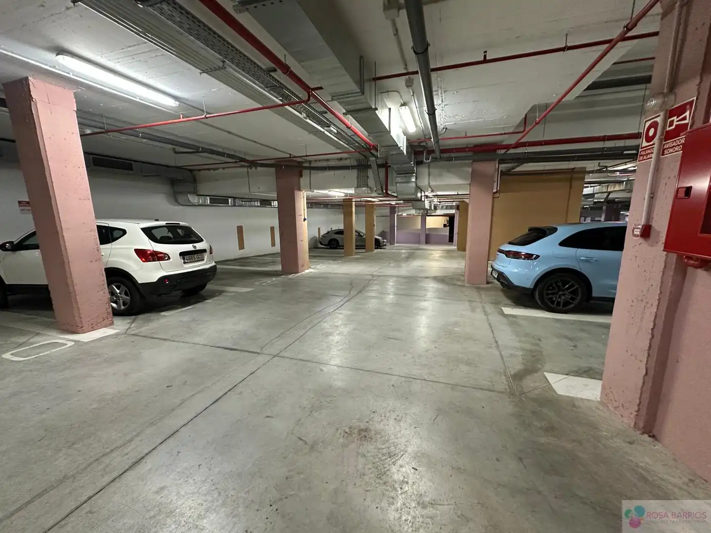 Parking de Ático en venta en Marbella con Terraza y Piscina comunitaria