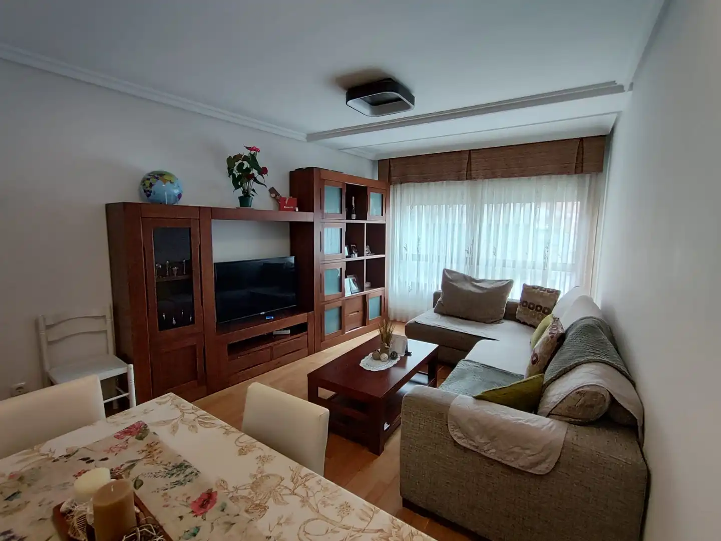 Living room of Flat for sale in Vigo   with Heating, Parquet flooring and Storage room