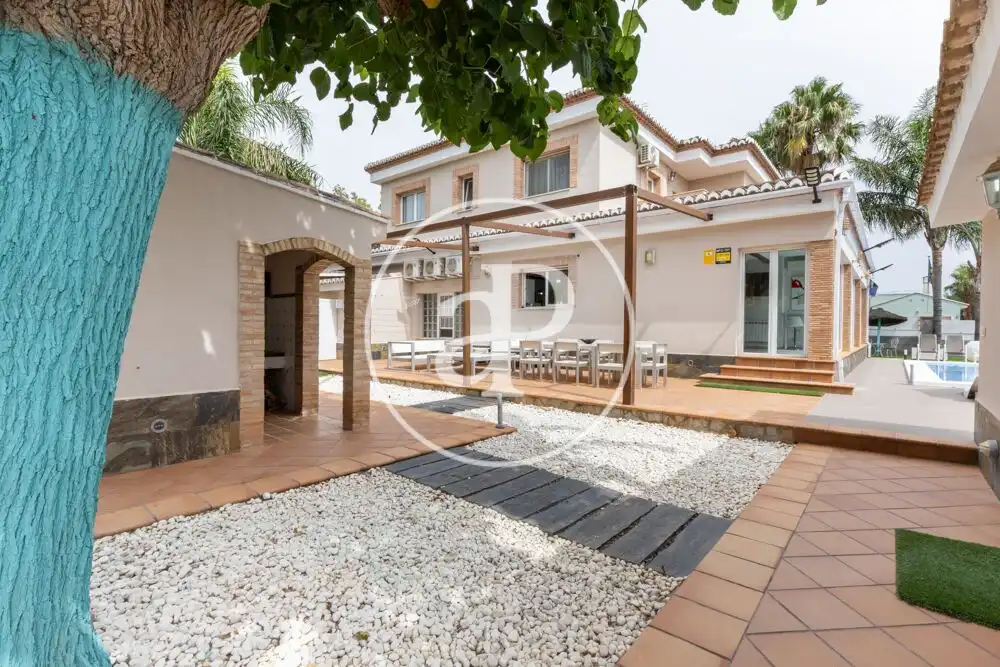 Vista exterior de Casa o chalet de alquiler en Bétera con Aire acondicionado, Calefacción y Jardín privado