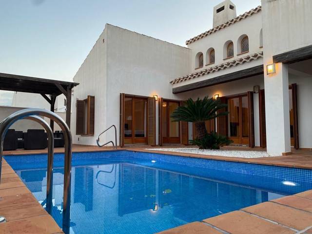 Casa-chalet en Venta en Calle Holanda en Baños y Mendigo